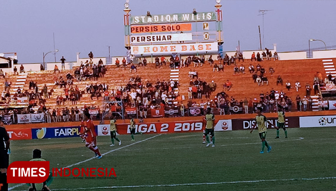 Persis Solo berhasil mengalahkan Persewar Waropen 1-0 di stadion Wilis Madiun. (Foto: Marhaban/TIMES Indonesia)