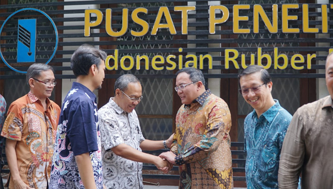 Bupati Muba Dodi Reza saat di Bogor untuk MOU dengan Pusat Penelitian Karet (FOTO: Istimewa)