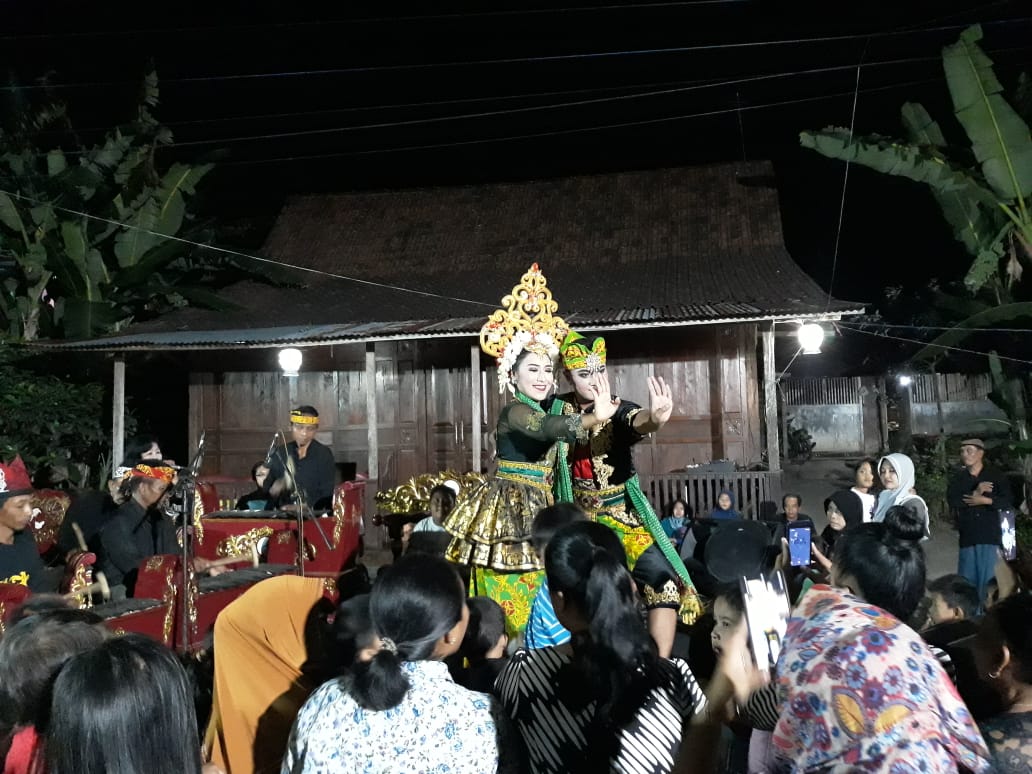 Tumpeng-Sewu-Banyuwangi-2.jpg