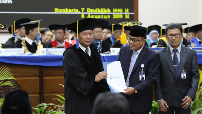 Rektor-UMS-2.jpg