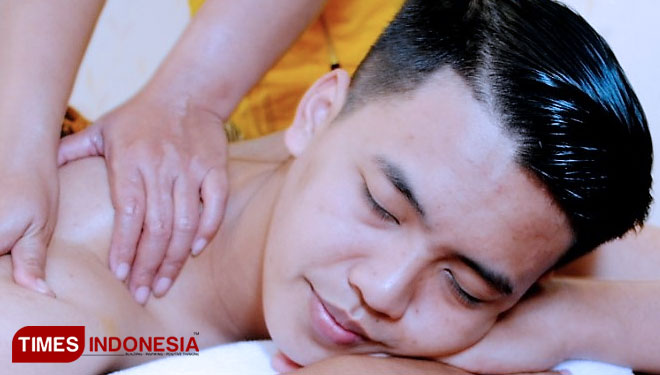 Layanan Spa Tradisional dan pentas musik di Atria Hotel Magelang. (FOTO: Frietqi S/TIMES Indonesia)