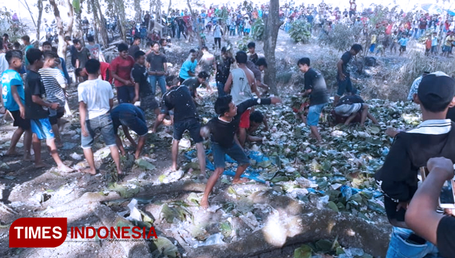 Lempar-Nasi-Bungkus-2.jpg