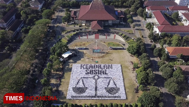 Mahasiswa Baru UGM Bentuk 10 Formasi Simbol Persatuan 