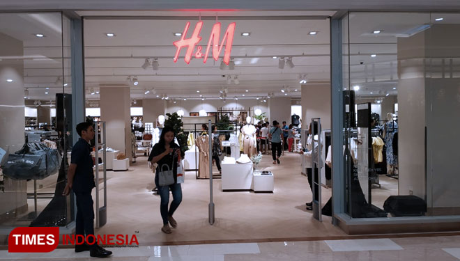 Hennes & Mauritz AB (H&M) Store kini hadir di Trans Studio Mall (TSM) Bali. (Foto: Imadudin M/TIMES Indonesia)