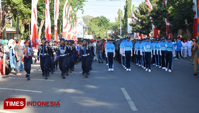 Peringati HUT Kemerdekaan RI Lomba Gerak  Jalan  di 