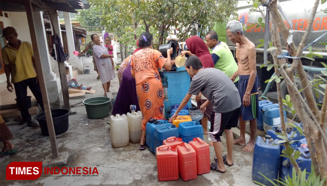 BPBD Gresik Mulai Kirim Air Bersih Ke Wilayah Krisis Air - TIMES Indonesia