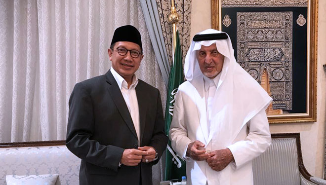 Saat bertemu Gubernur Mekah,  Menag RI Lukman Hakim Saifuddin mengusulkan tambahan daya tampung tenda jemaah Indonesia. (FOTO: Kemenag) 