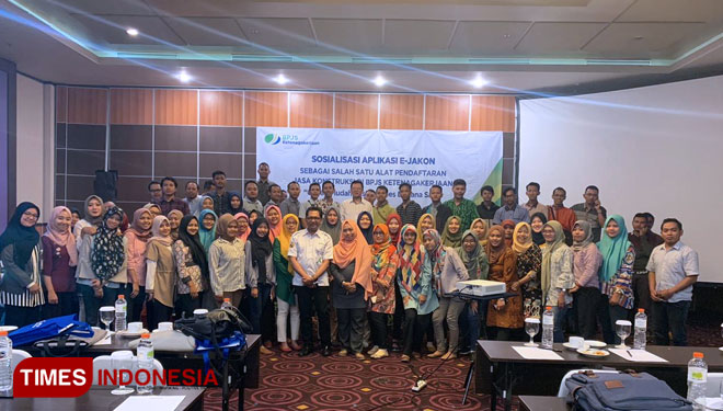 140 perusahaan penyedia jasa konstruksi di Bojonegoro saat mengikuti sosialisasi aplikasi aplikasi e-jakon di Aston Hotel Bojonegoro, Rabu (14/8/2019). (Foto: Yudi Handoyo/TIMES Indonesia)