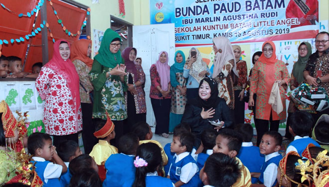 Bunda PAUD Kota Batam Kunjungi Sekolah Bukit Timur