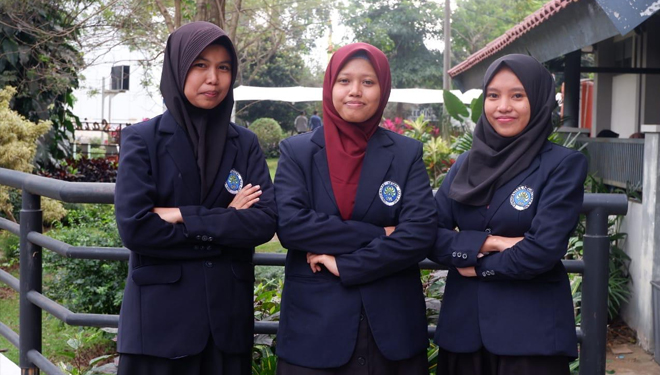 Tim penggagas [KOPO-6], mahasiswa asal Universitas Negeri Malang. Dari kiri: Lailatul Ilmiyah(Ketua), Yuni Auliana Putri(Anggota), Yuastutik(Anggota) (foto : istimewa)