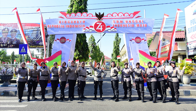 HUT ke-74 RI, Polres Situbondo Berpartisipasi Hias Gapura Cinta Negeri