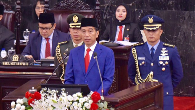 Presiden Jokowi saat menyampaikan pidato kenegaraan pada sidang tahunan MPR di Gedung Parlemen, Senayan, Jakarta, Jumat (16/8/2019). (FOTO: Isitimewa)