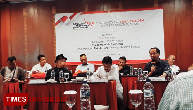 Bagir Manan Serukan Media Ikut Pecahkan Masalah Kebangsaan