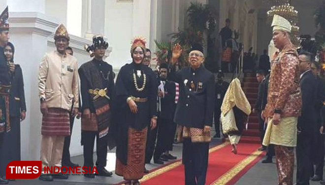 Wakil Presiden terpilih KH Ma'ruf Amin tapil beda dengan mengenakan celana saat menghadiri Upacara Peringatan HUT ke-74 RI di Istana Merdeka Jakarta, Sabtu (17/8/2019). (FOTO: Hasbullah/TIMES Indonesia)