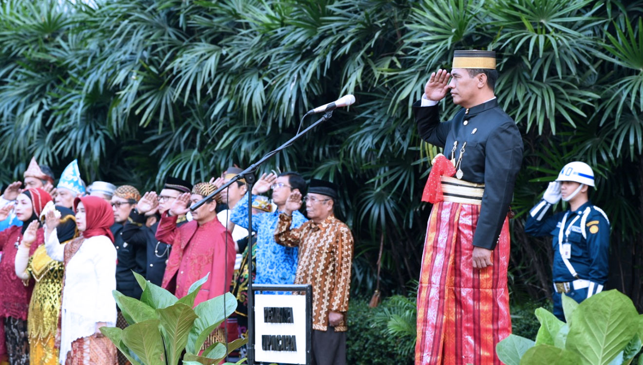Menteri Pertanian, Amran Sulaiman, saat jadi inspektur upacara HUT ke-74 RI di kantor Kementerian Pertanian, Jakarta, Sabtu (17/8/2019). (foto: Istimewa)