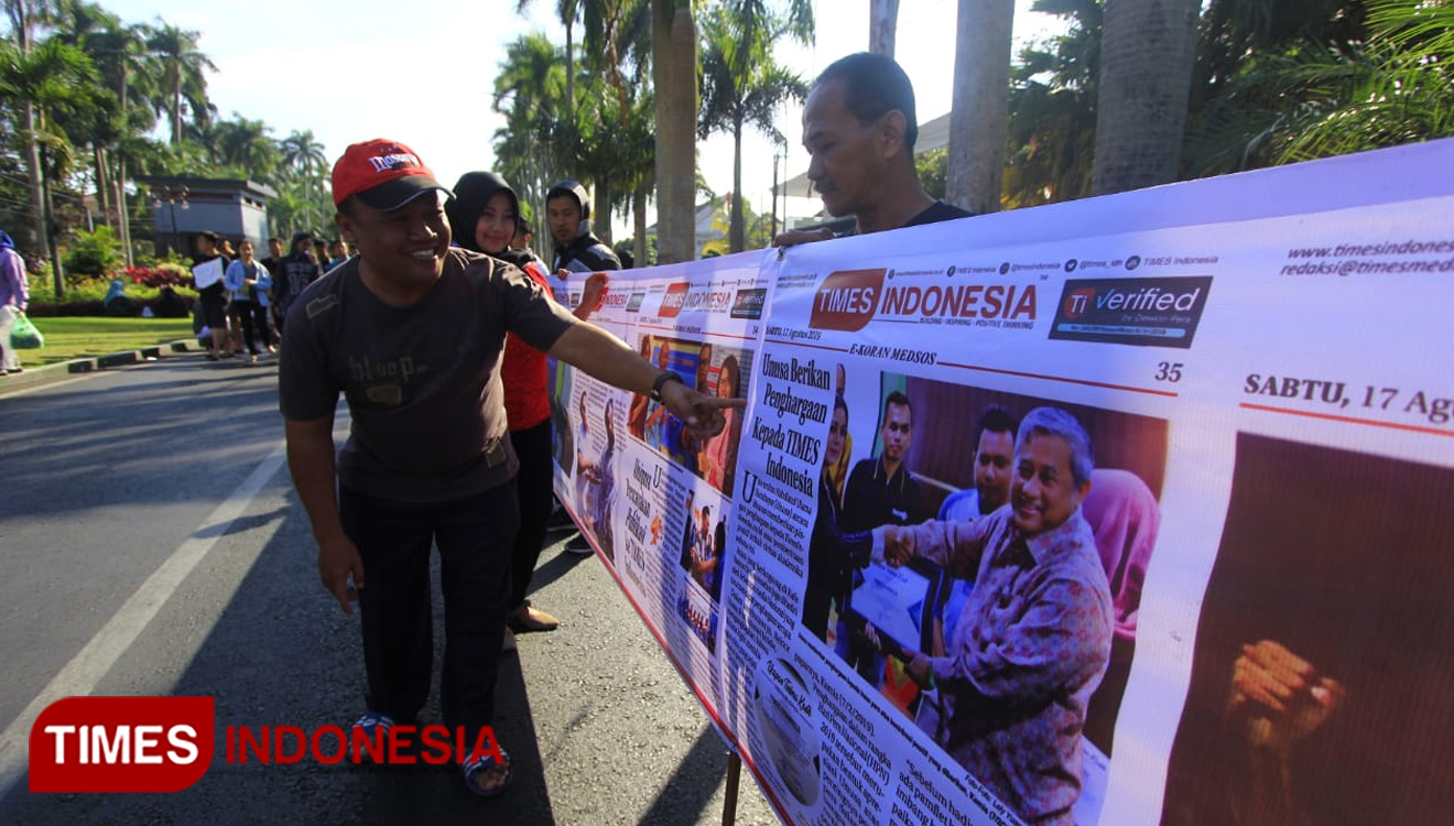 Pawai e-Koran terpanjang sedunia TIMES Indonesia di Jalan Besar Ijen, Kota Malang. (Foto: Tria Adha/TIMES Indonesia)