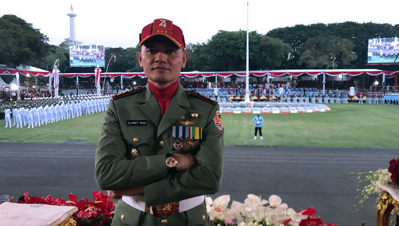 Asisten Operasi Kepala Staf Daerah Militer (Asops Kasdam) V/Brawijaya, Kolonel Inf Slamet Riadi mendapatkan kehormatan menjadi Komandan Upacara Apel Kehormatan dan Renungan Suci (AKRS) 2019, Senin (19/8/2019).(Foto: Istimewa)