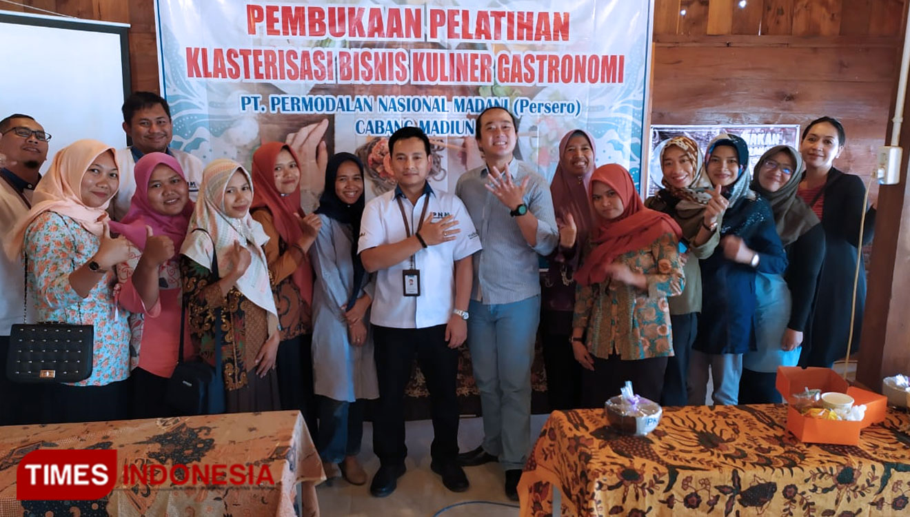 Suasana pembukaan pelatihan klasterisasi bisnis kuliner Gastronomi yang digelar PT PNM dan Ayostart di Ngawi, Senin (19/8/2019). (foto : Aditya Candra/TIMES Indonesia)