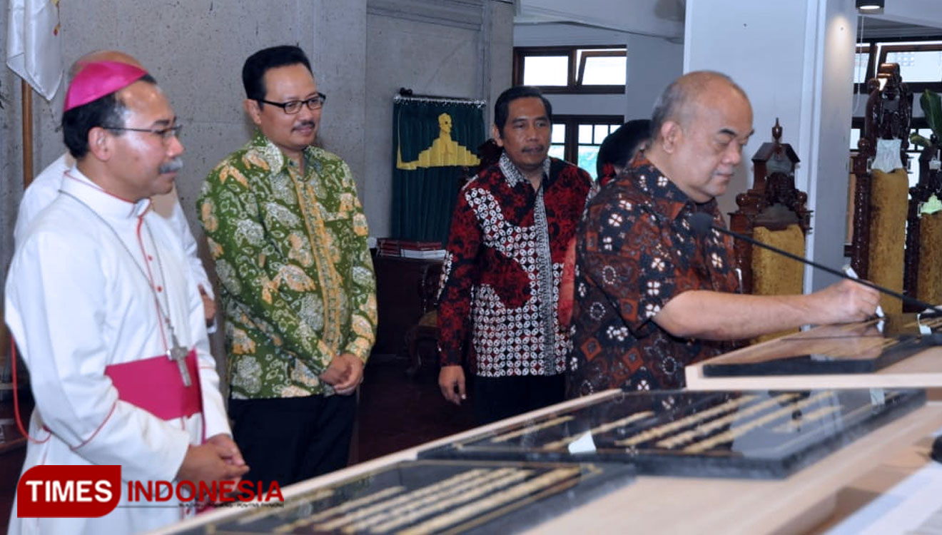 Wagub DIY Paku Alam X pada Peringatan HUT ke 75 Paroki Kumetiran di gereja setempat. (FOTO: Istimewa/TIMES Indonesia)