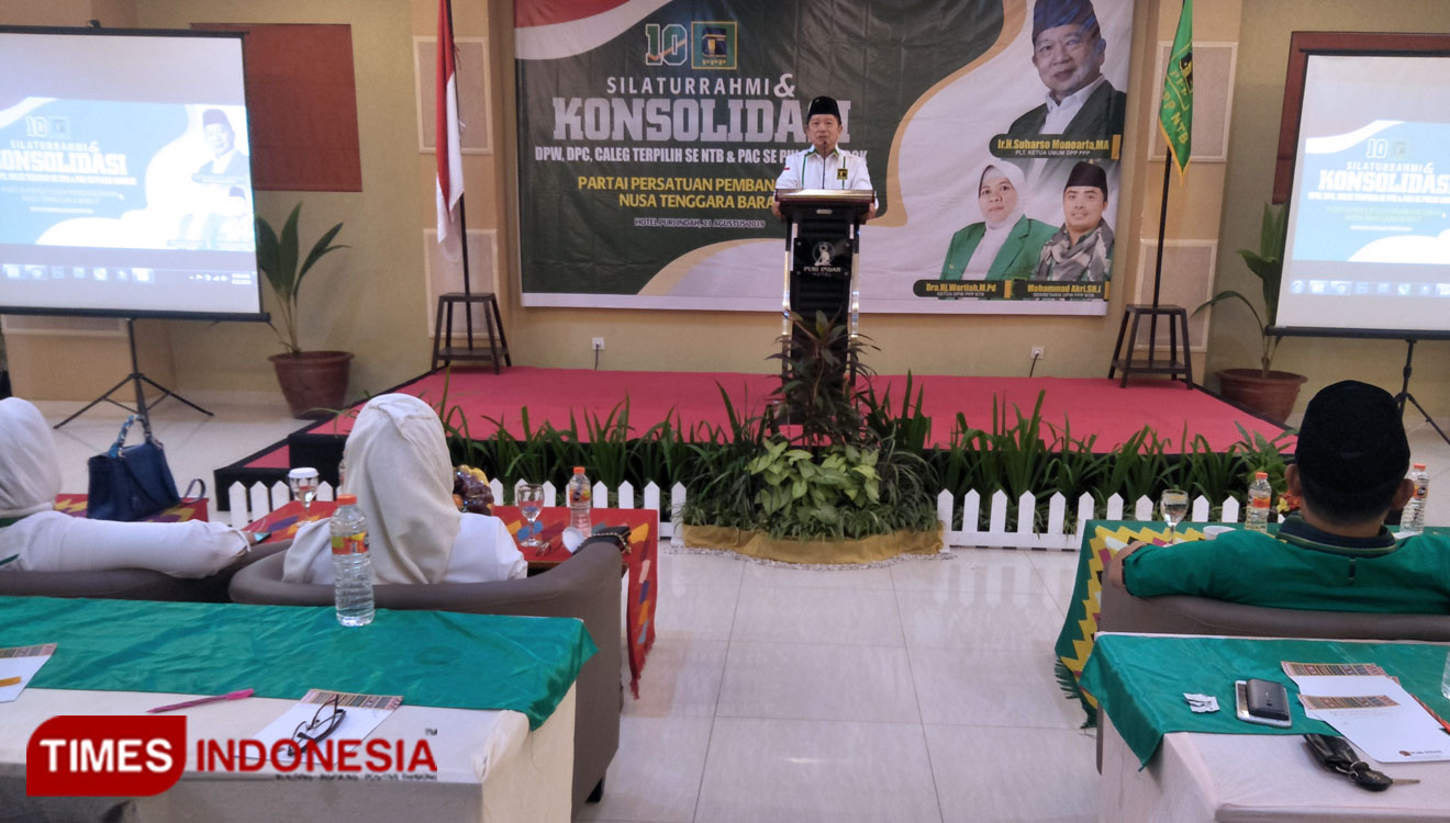 Plt. Ketua Umum DPP PPP Suharso Manoarfa saat memberikan sambutan di acara Silaturrahmi bersama kader PPP se NTB. (FOTO: Pauzan Basri/TIMES Indonesia)