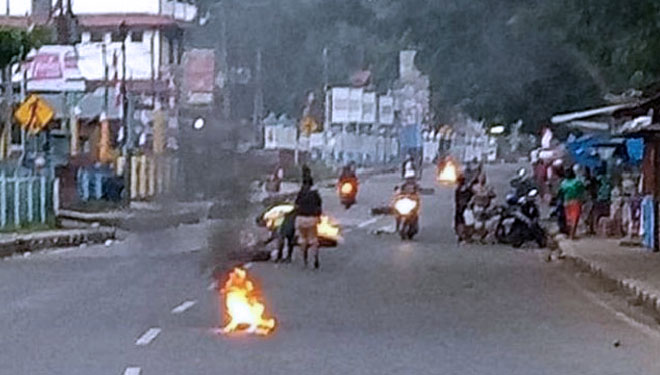 Kondisi jalan di Manokwari saat terjadi kerusuhan beberapa waktu lalu. (Foto: Istimewa)