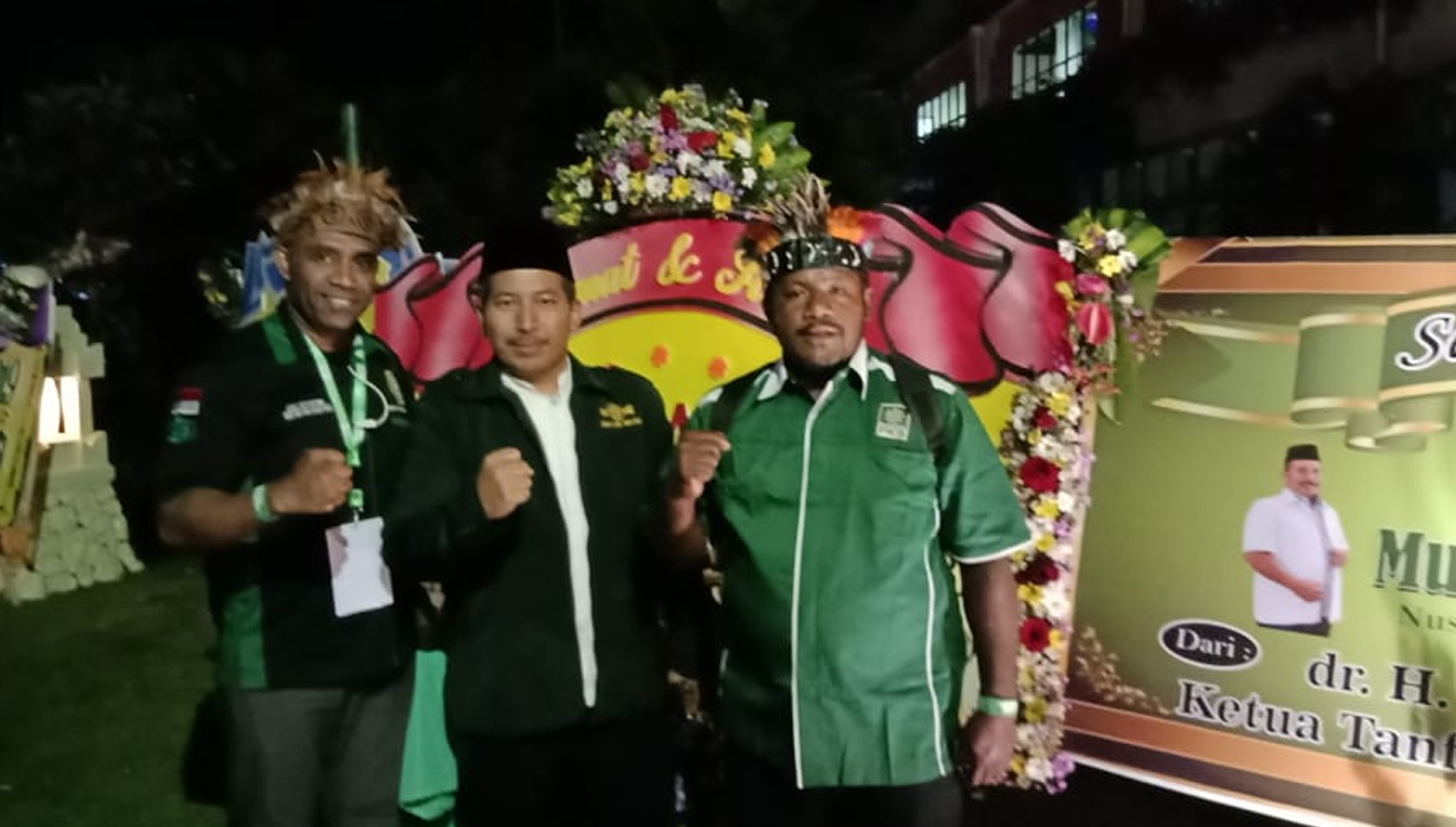 Ketua PCNU Kabupaten Malang, dr H Umar Usman (tengah).