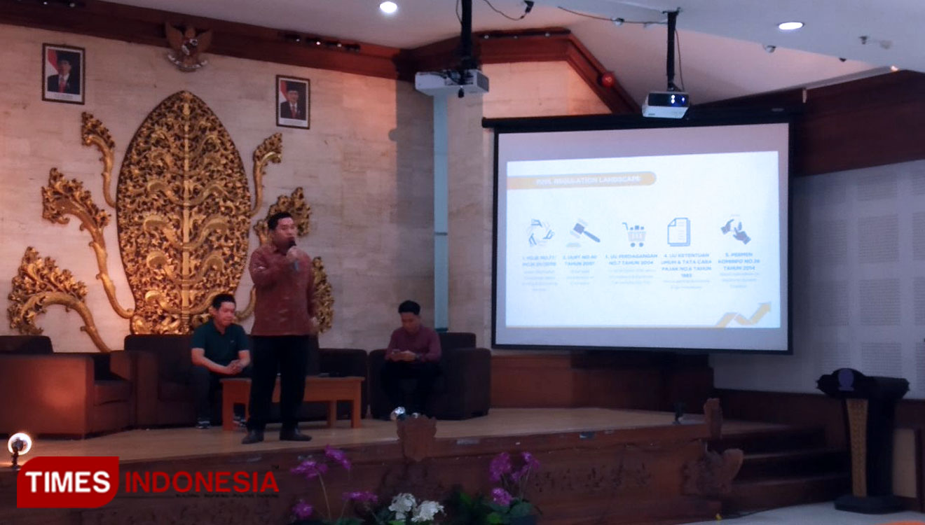 CRO Asetku, Jimmi Kharisma menjelaskan tentang perkembangan Fintech Peer to Peer Lending di Indonesia. (Foto: Imadudin M/Times Indonesia)