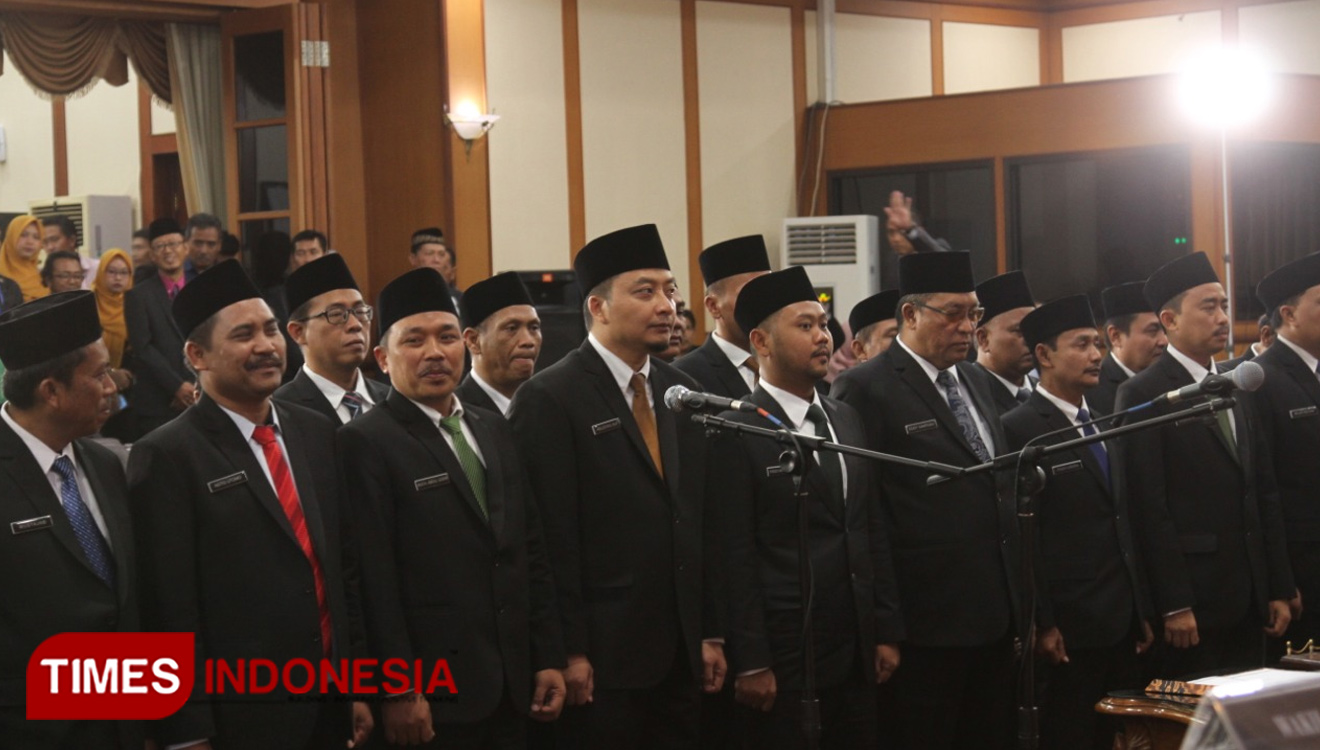 Anggota DPRD Gresik Jawa Timur saat dilantik. (Foto: Istimewa for TIMES Indonesia)