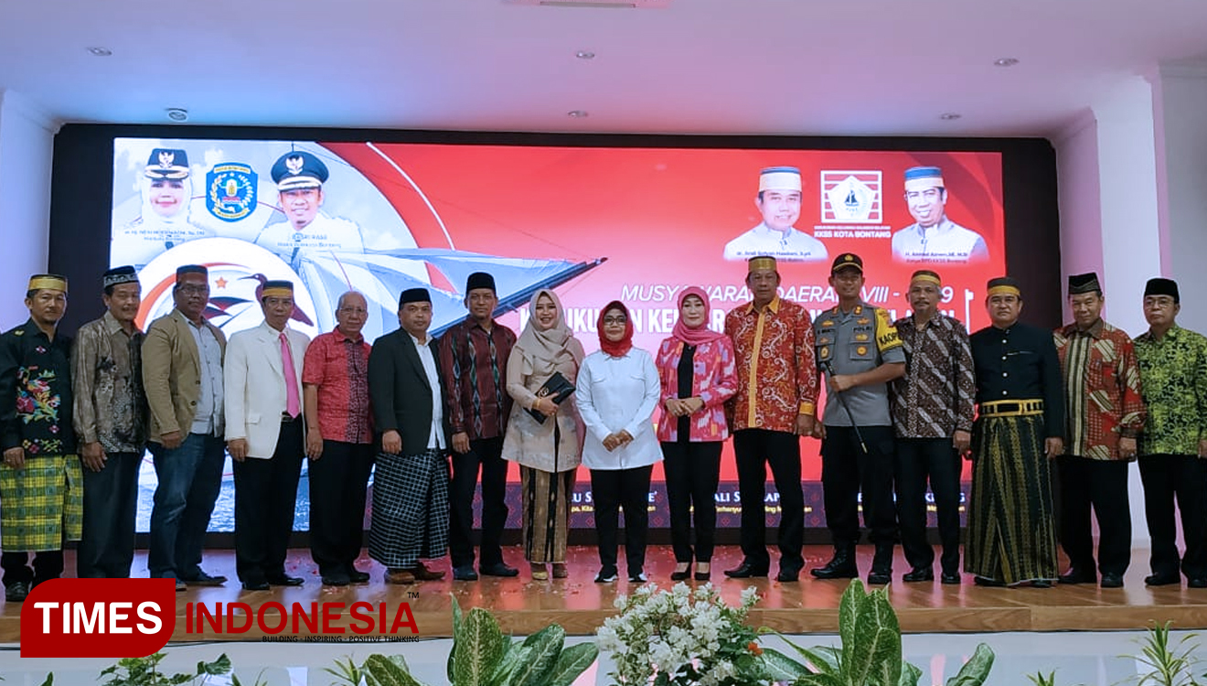 Foto Bersama Wali Kota Bontang, Neni Moerniaeni (Foto: Kusnadi/TIMES Indonesia) 