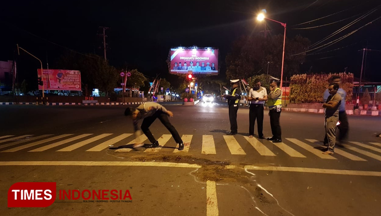 Polisi sedang melakukan olah TKP (Foto : Rizki Alfian/TIMES Indonesia)