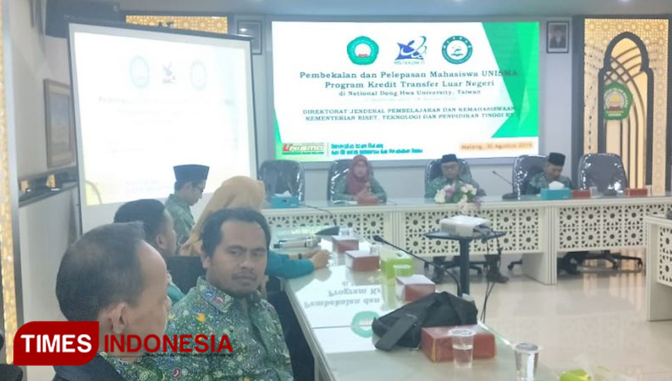 Para undangan pelepasan dan pembekalan
