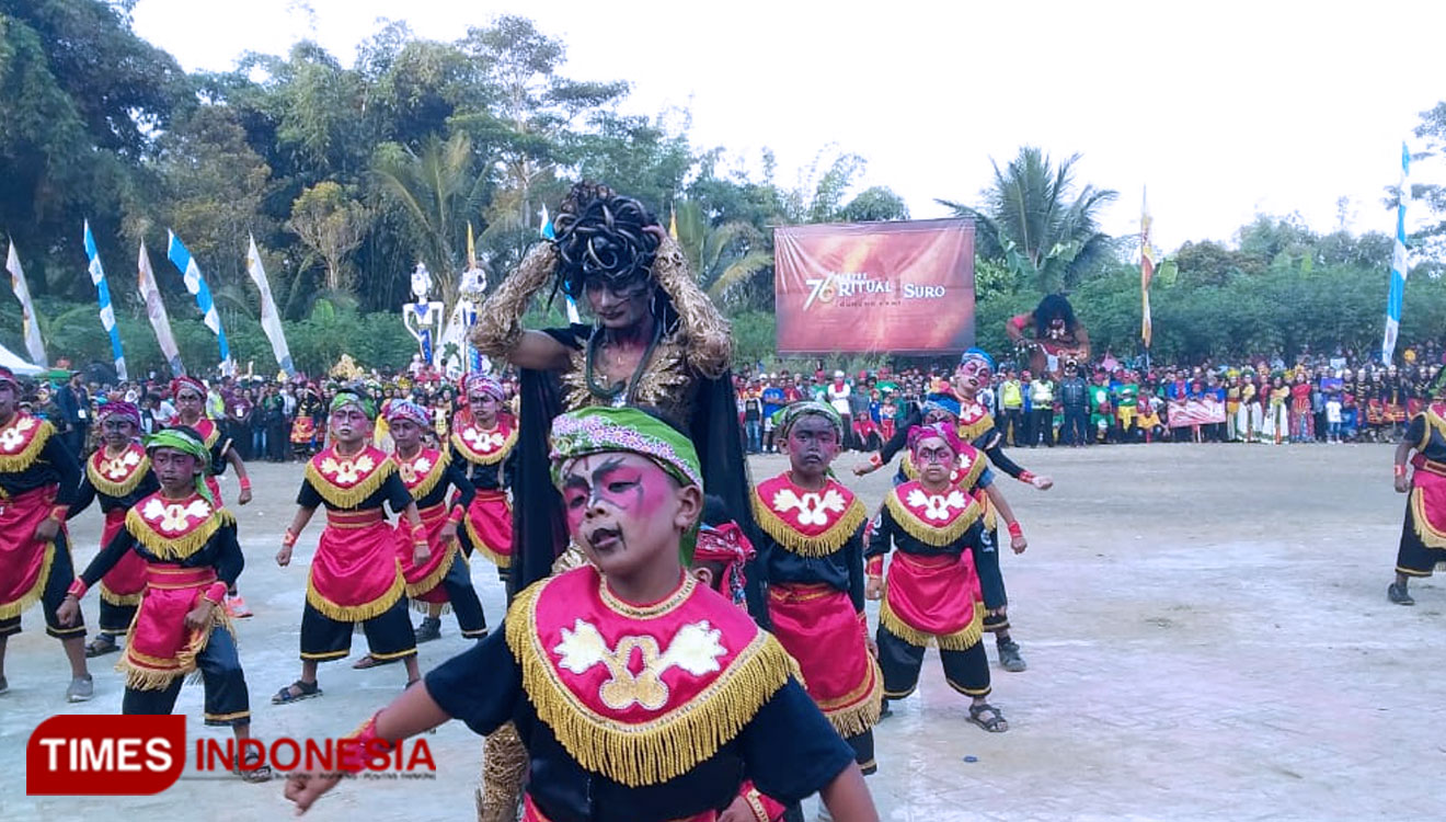 Grebek-Suro-b.jpg