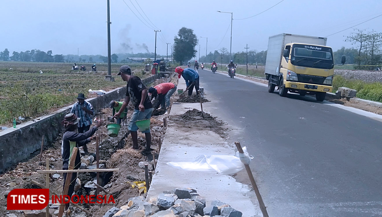 Suasana-saat-jalan-Kecamatan-Sumobito-a.jpg