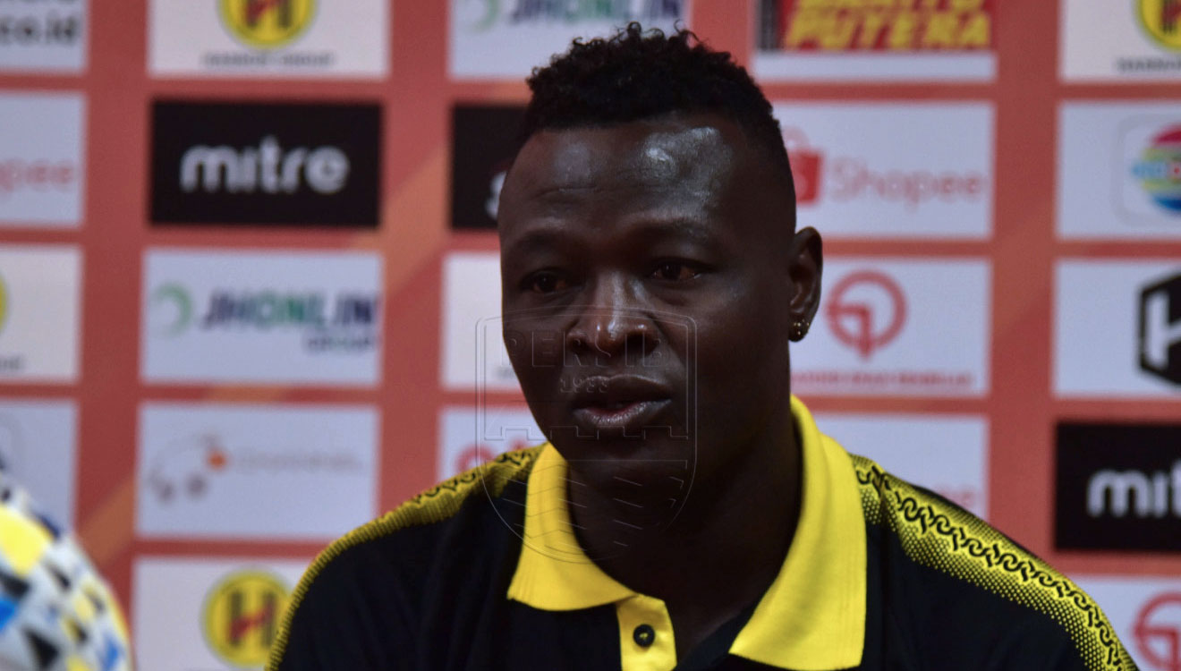 Ezechiel N’Douassel, striker Persib Bandung. (FOTO: Persib.co.id)