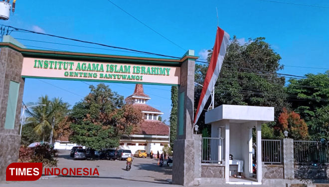 Kampus IAI Ibrahimy Genteng tampak depan .(Foto: Rizki Alfian/TIMESIndonesia)