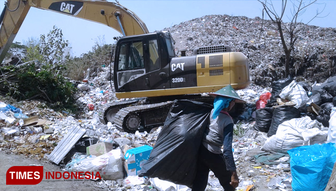 Warga Kota Madiun  Ini Sudah 23 Tahun Memungut Sampah di 