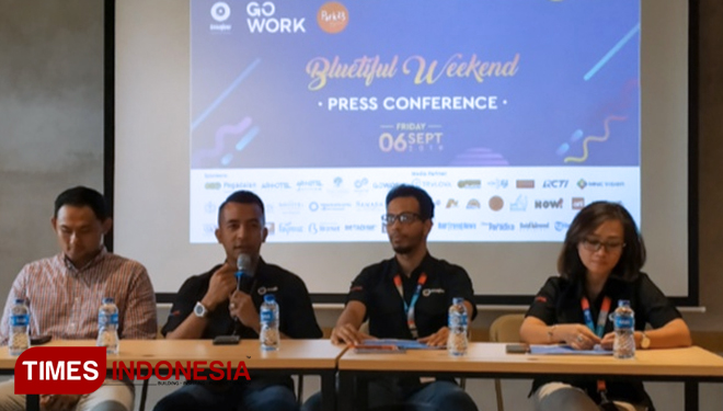 Konferensi pers event Bluetiful Weekend di GoWork, Park 23 Mall Bali. (Foto: Imadudin M/TIMES Indonesia)
