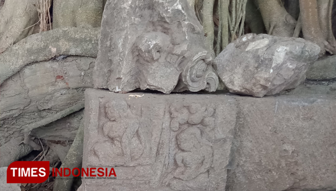 Batu berelief di Lokasi Situs Joko Pangon Kelurahan Gedog Kecamatan Sananwetan Kota Blitar. (Foto: Sholeh/ TIMES Indonesia)