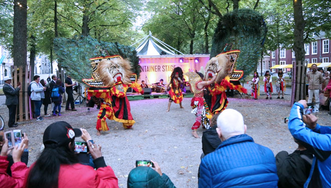 Reyog Ponorogo Tampil di Embassy Festival Lange Voor Hout Den Haag Belanda