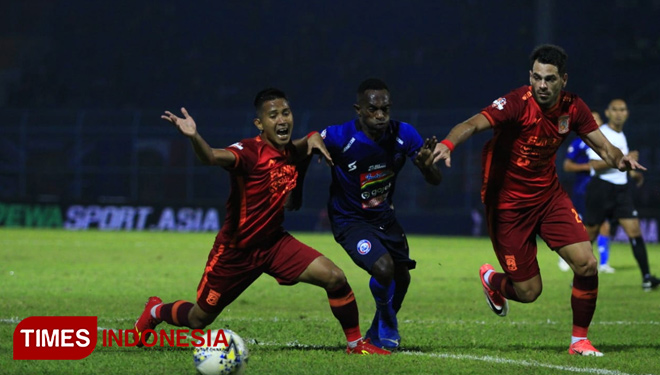 Arema-FC-Borneo-FC-2.jpg