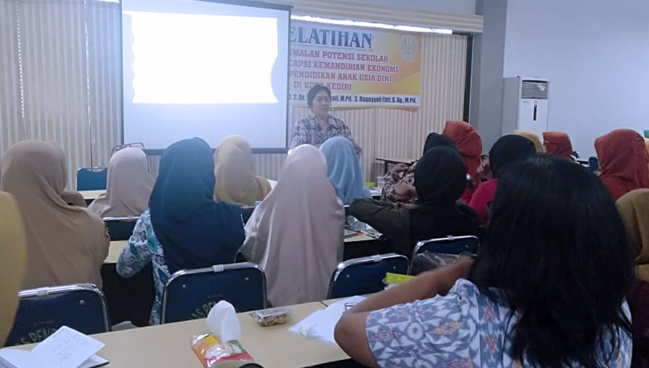 Pelatihan kewirausahaan kerjasama UNESA Surabaya dengan Dinas Pendidikan Kota Kediri. Sabtu, 14/9/2019. (FOTO: Istimewa)