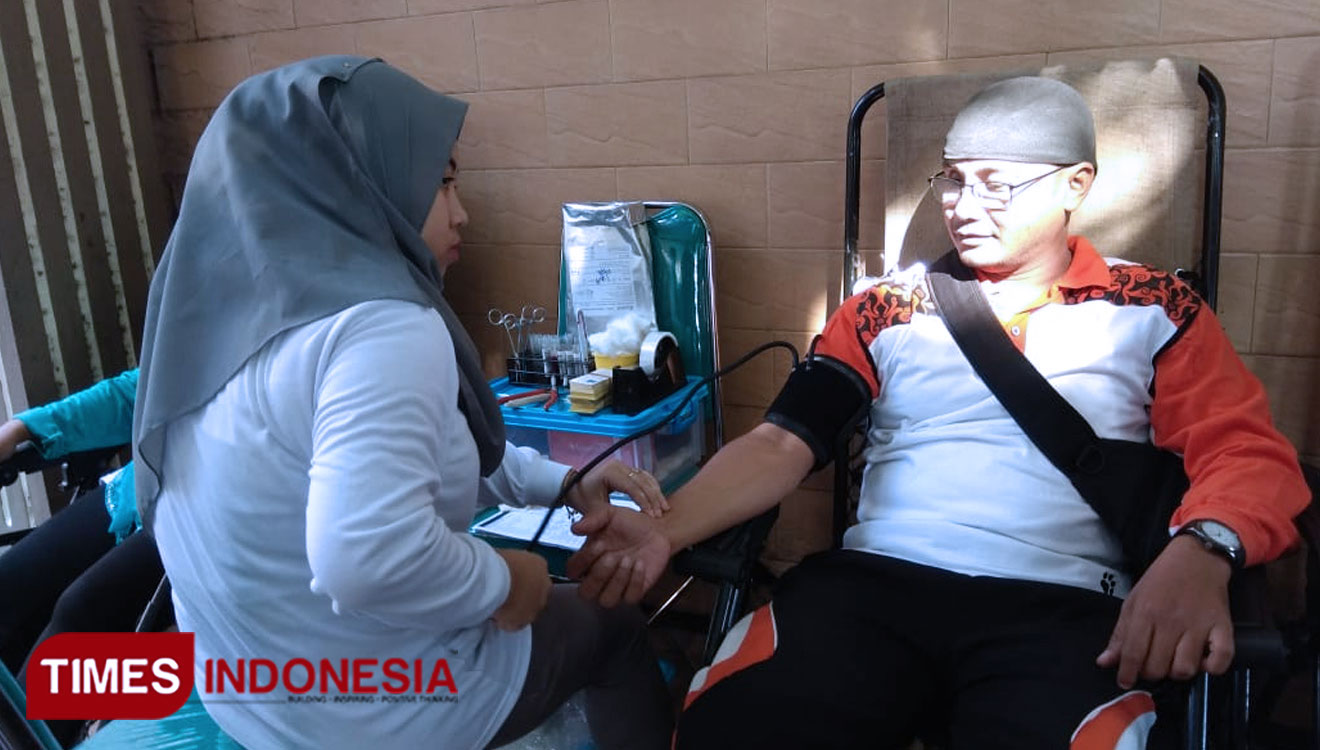 Donor darah. (FOTO: Ahmad Rizki/TIMES Indonesia)