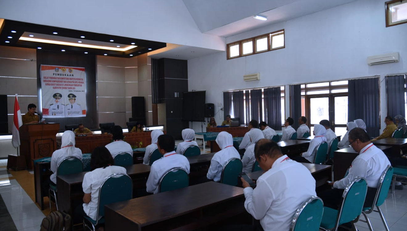 Peserta Diklat PONEK Kabupaten Jember mengikuti pelatihan peningkatan pelayanan, Senin (16/9/2019). (foto: Humas Pemkab Jember for TIMES Indonesia)