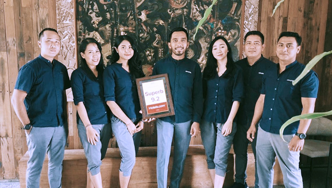 https://www.timesindonesia.co.id/read/229381/20190917/091146/artotel-haniman-ubud-bali-terima-penghargaan-guest-awards-dari-hotelscom/The management department of ARTOTEL Haniman Ubud Bali receives the Guest Awards from Hotels.com (PHOTO: ARTOTEL Hanima