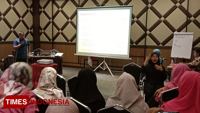 Suasana diskusi yang digelar oleh Forum Penguatan Hak Penyandang Disabilitas (FPHPD) di Hotel Dafam Rohan, Banguntapan, Bantul, Selasa (17/9/2019). (FOTO: A Riyadi/TIMES Indonesia)