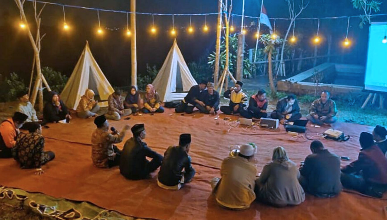 Panitia Pemilihan Kepala Desa (pilkades) Giripurno, Bumiaji, Kota Batu menggelar pertemuan, Selasa (17/9/2019) malam