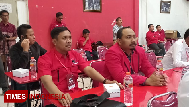 Dwi Riyanto Jatmiko dan  Ony Anwar Harsono mengikuti arahan timsel Jawa Timur. (Foto: Humas PDIP Ngawi for TIMES Indonesia) 