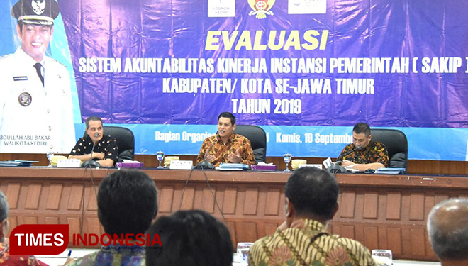 Wali Kota Kediri Terima Tim Evaluasi SAKIP se Jawa Timur
