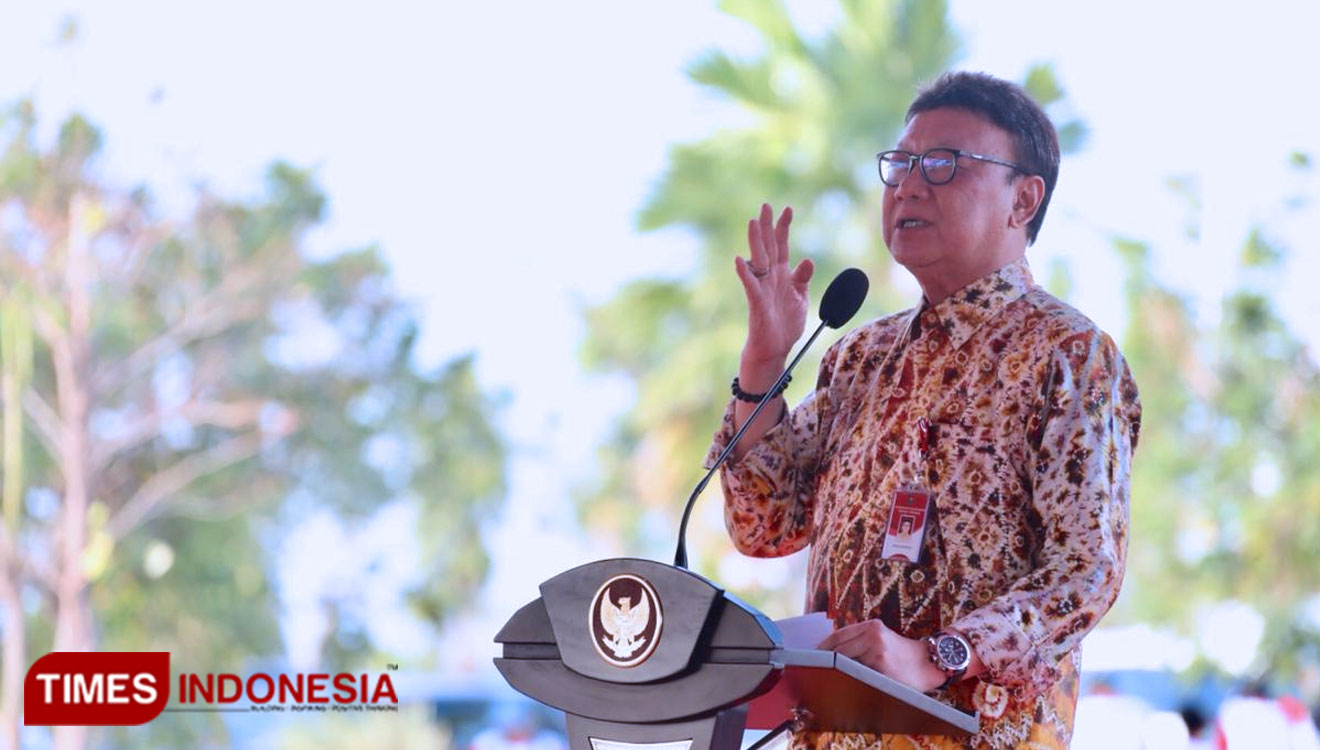 Mendagri Tjahjo Kumolo dalam acara pembukaan Pekan Kerja Nyata Revolosi Mental 2019 di Kalimantan Selatan. (FOTO: Hasbullah/TIMES Indonesia)