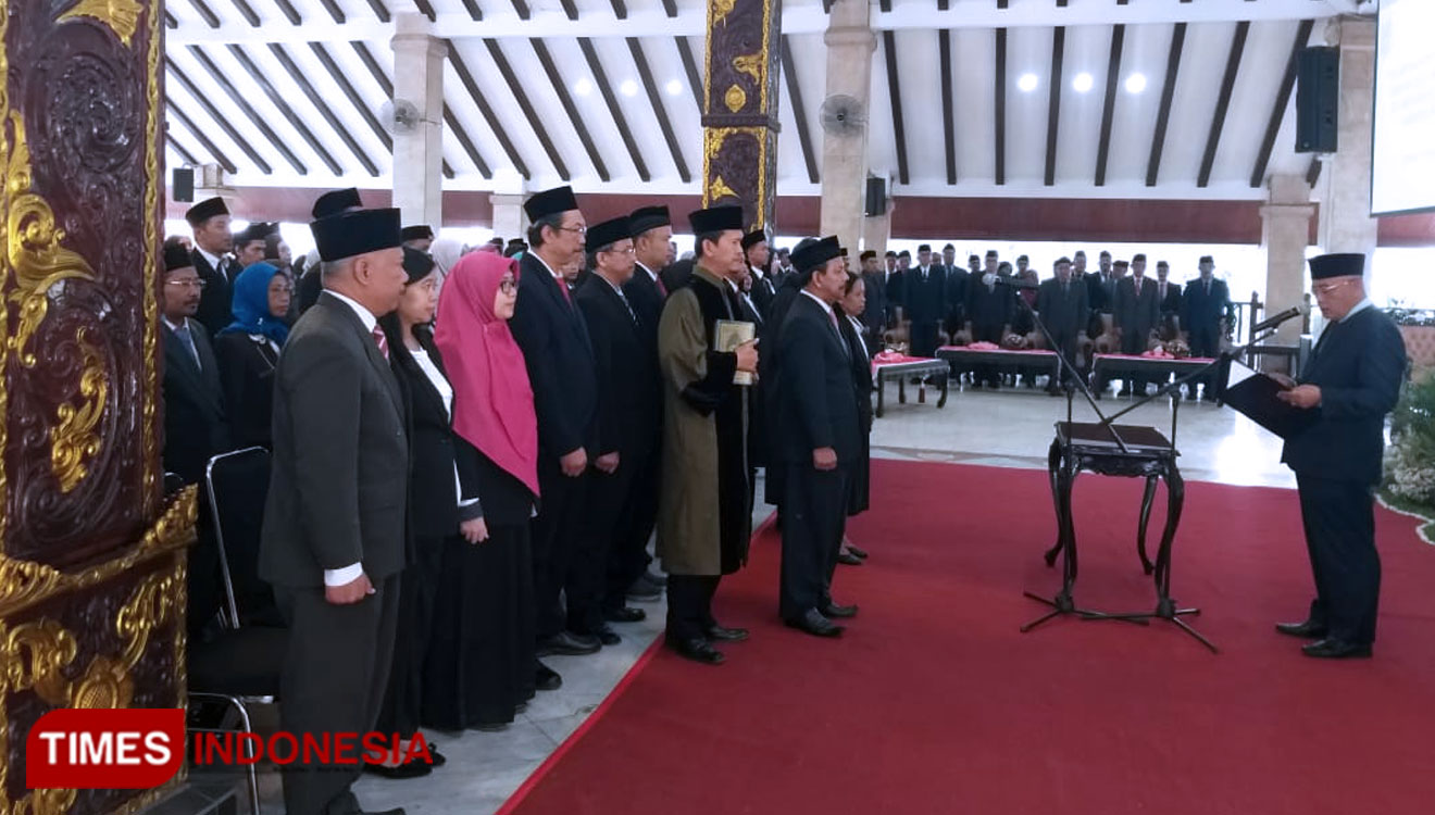 Bupati Malang, Drs HM Sanusi MM saat melantik pejabat fungsional. (Foto : Humas Pemkab Malang for TIMES Indonesia)